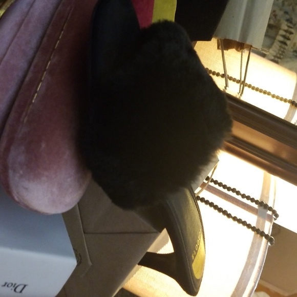 Shoes - Picture 3 of 4